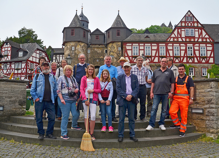 Gruppenbild mit Straßenfeger